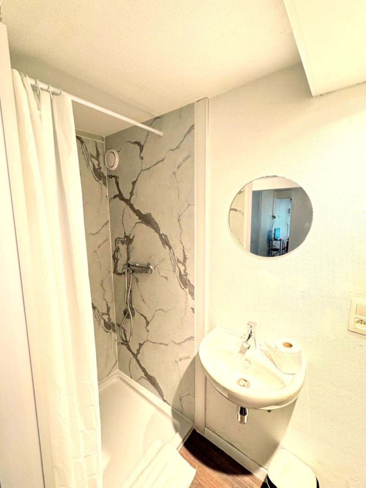 Wave Rider's Nook