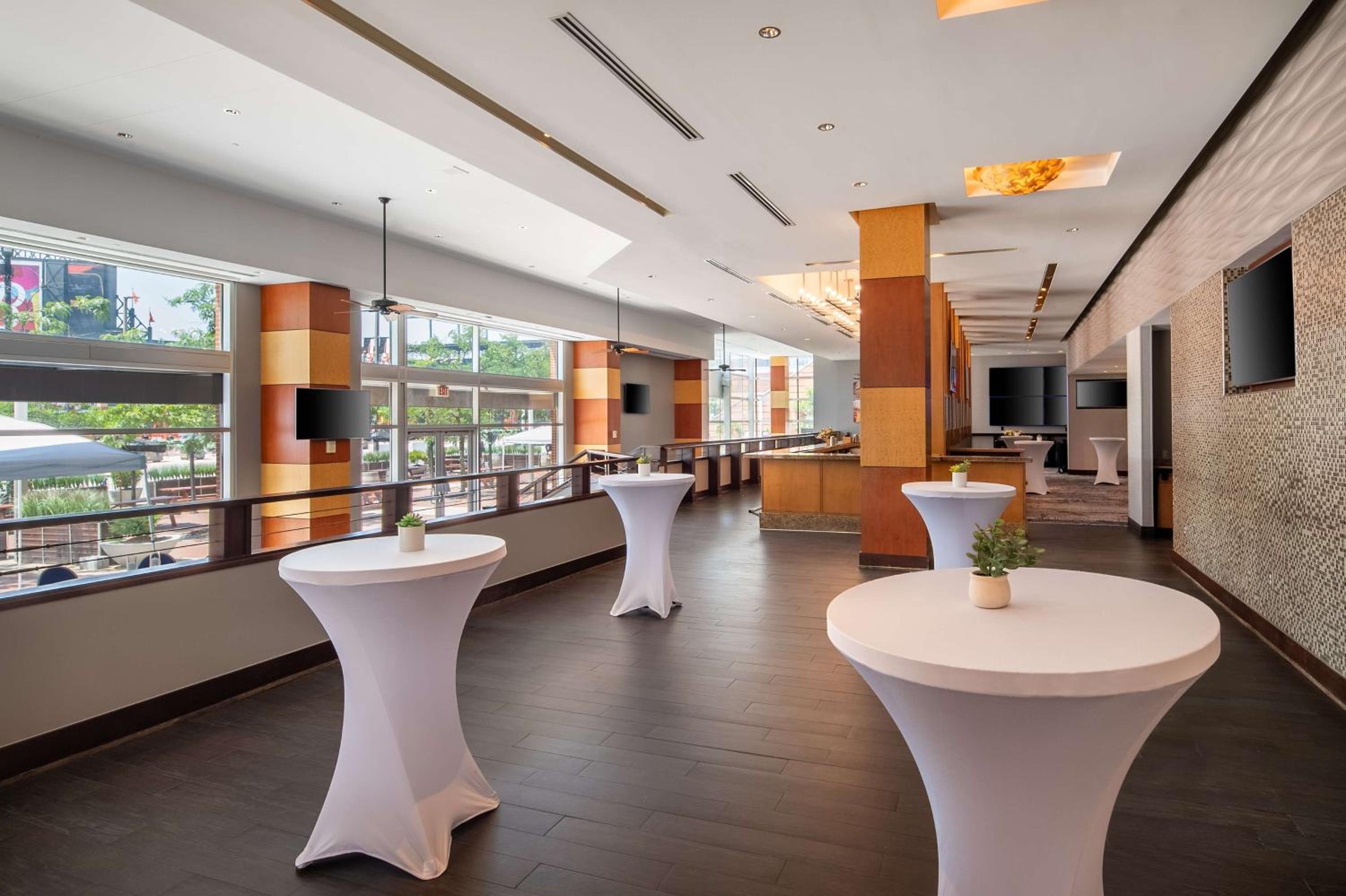 Hilton Baltimore Inner Harbor - Property Image 30