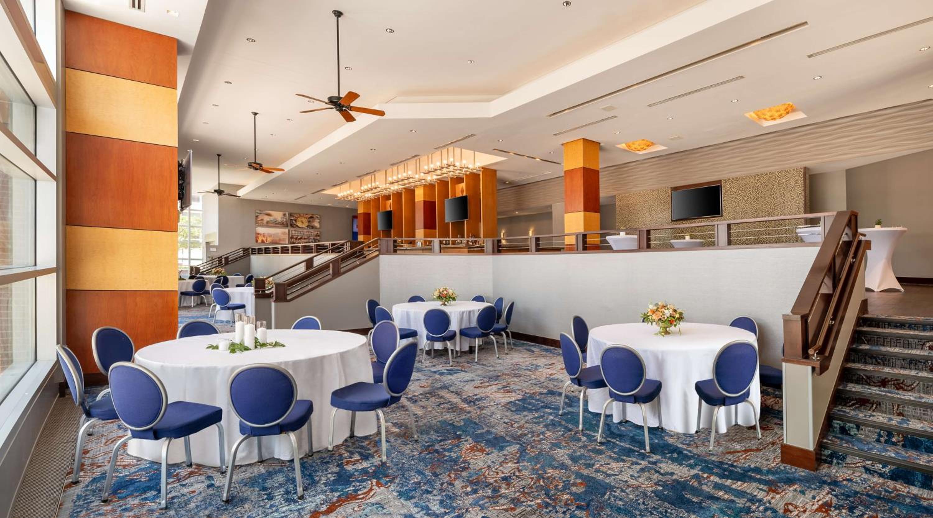 Hilton Baltimore Inner Harbor - Property Image 85