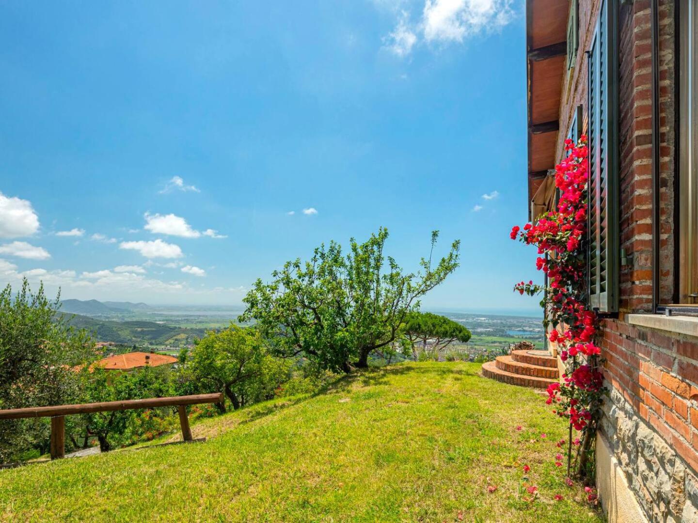 Villa Lo Zilloro by Nicola Real Estate