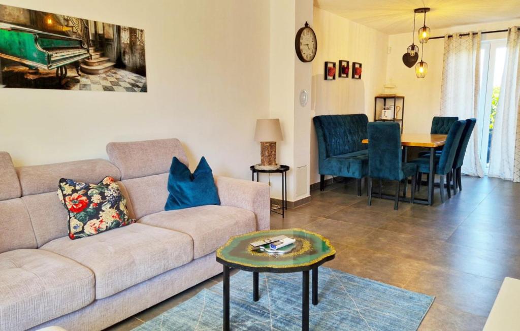 Beautiful Villa Piccolo Paradiso in Novigrad