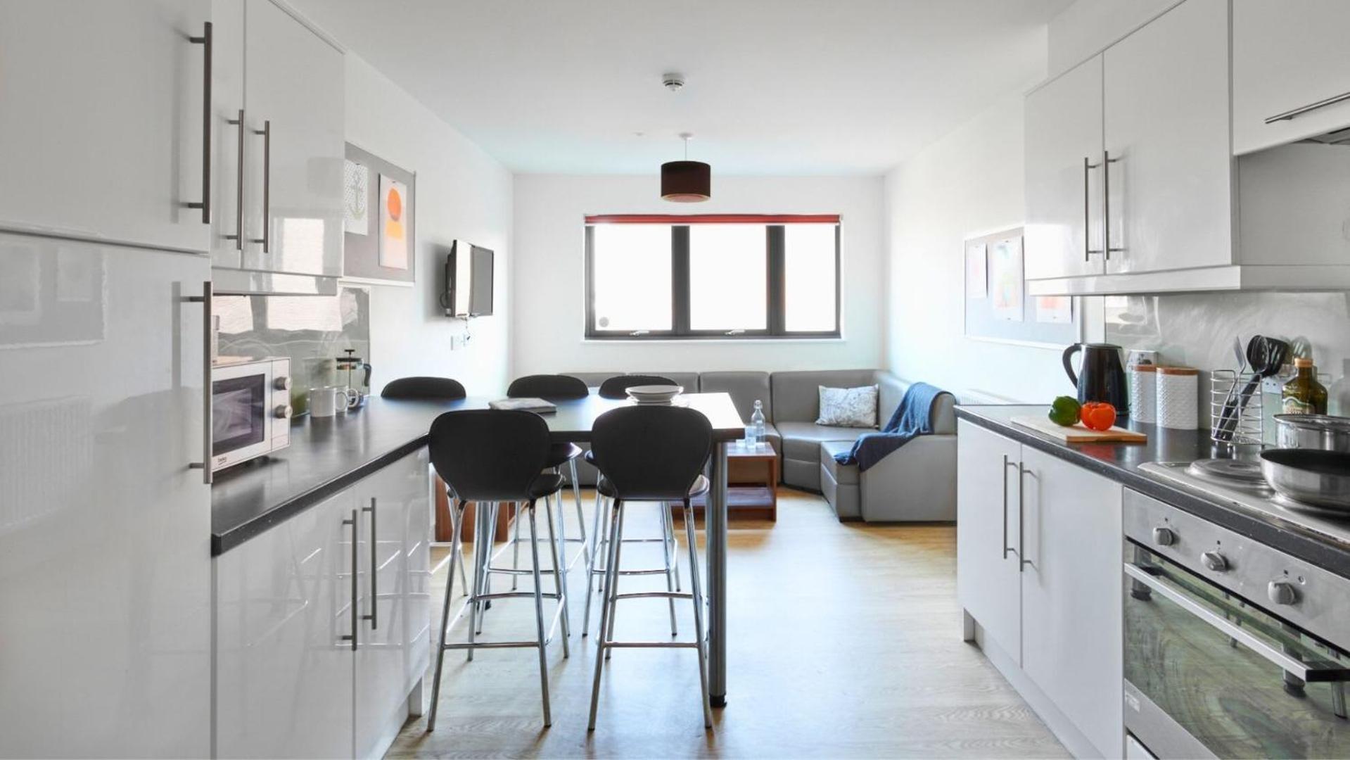 Stylish Private Ensuite Rooms in the Heart of Exeter