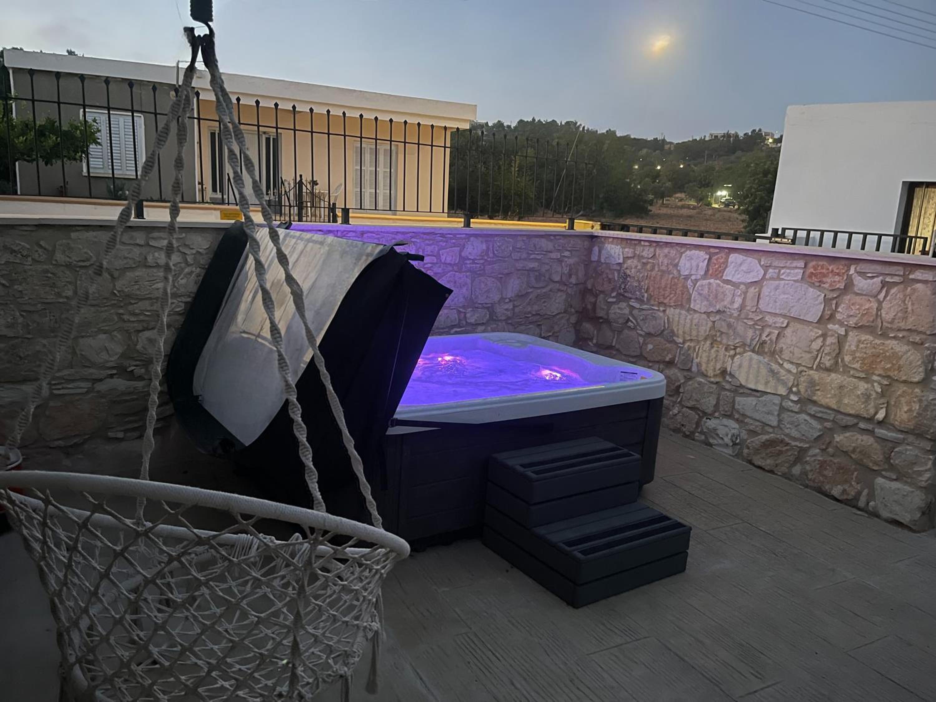 Hotel Phaedrus Living: Luxury Stone House Armou