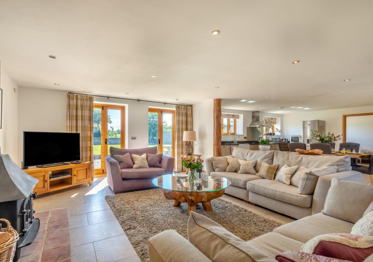 3 Bed in Lower Bodham oc-p29593