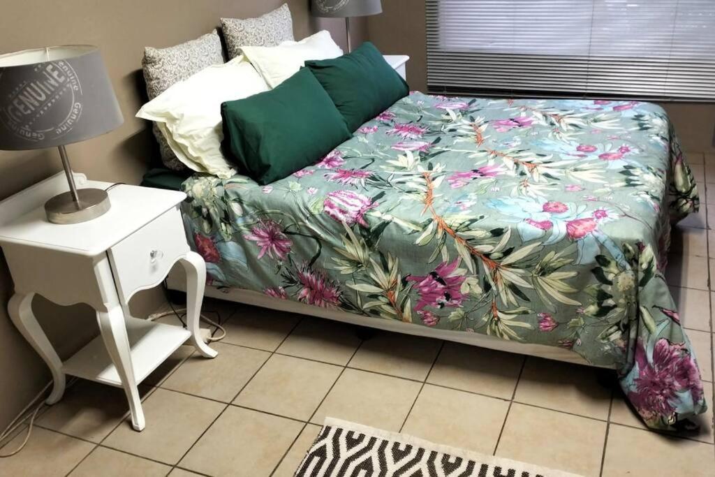 Guest Suite in Roodepoort with private access view 4