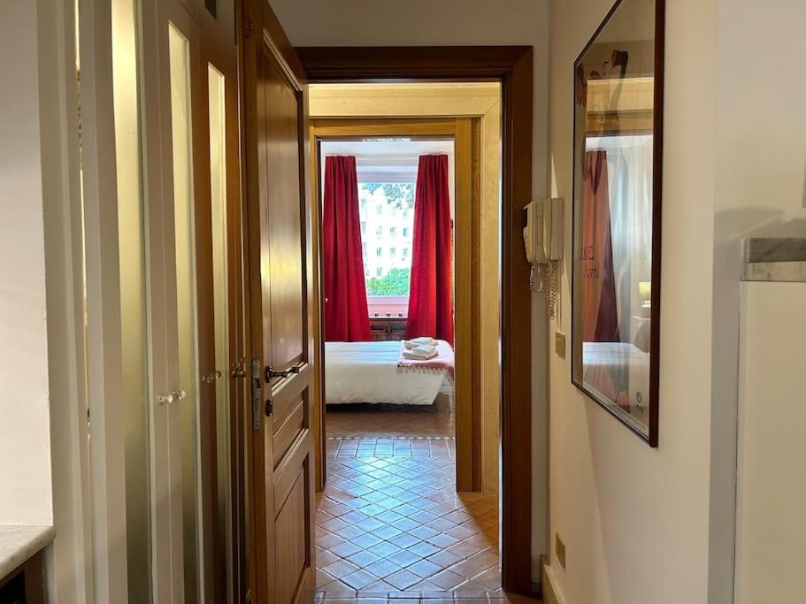 Elegant 3 bedrooms apartment Colosseum - San Giovanni