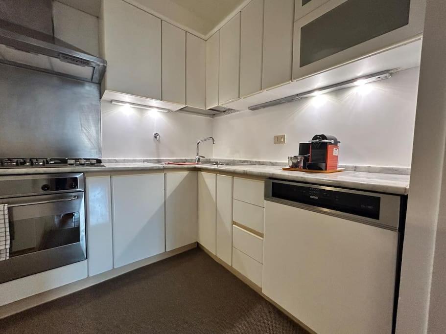 Elegant 3 bedrooms apartment Colosseum - San Giovanni