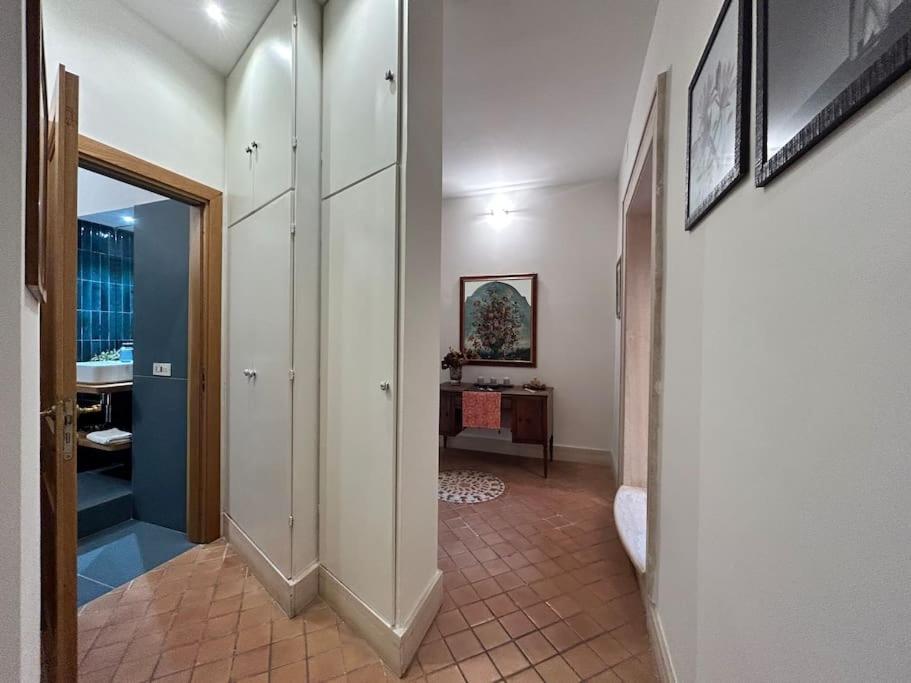 Elegant 3 bedrooms apartment Colosseum - San Giovanni