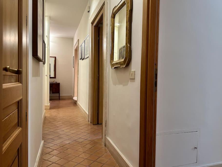 Elegant 3 bedrooms apartment Colosseum - San Giovanni