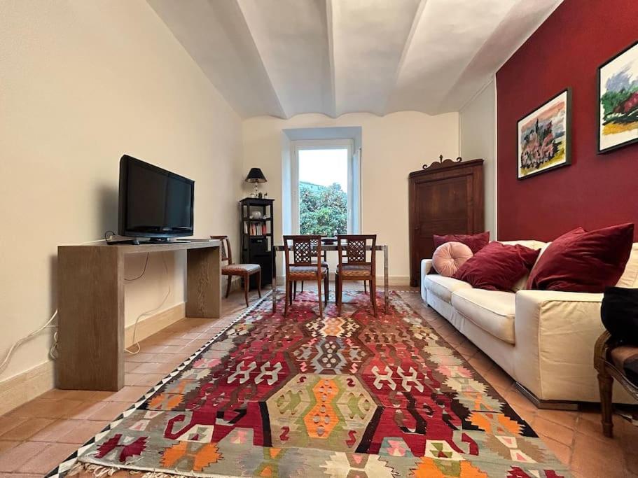Elegant 3 bedrooms apartment Colosseum - San Giovanni