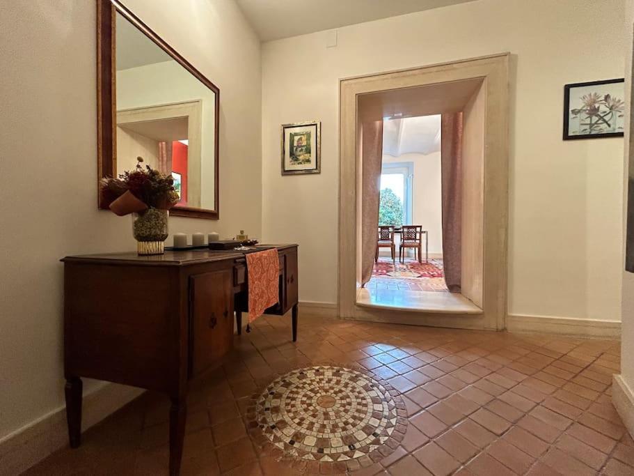 Elegant 3 bedrooms apartment Colosseum - San Giovanni