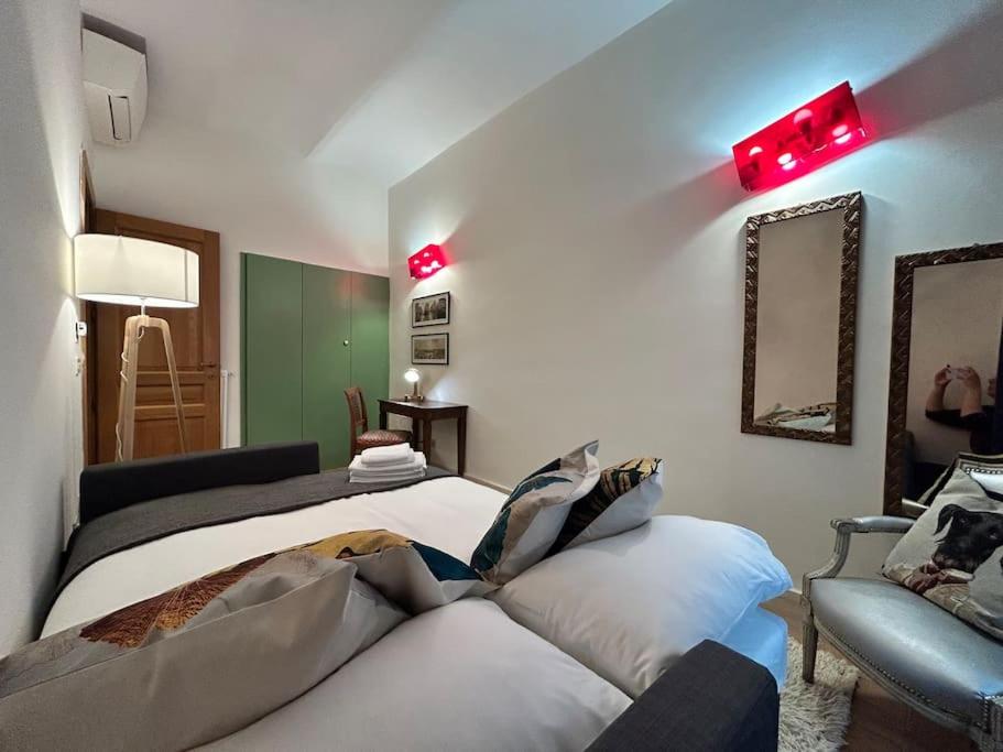 Elegant 3 bedrooms apartment Colosseum - San Giovanni