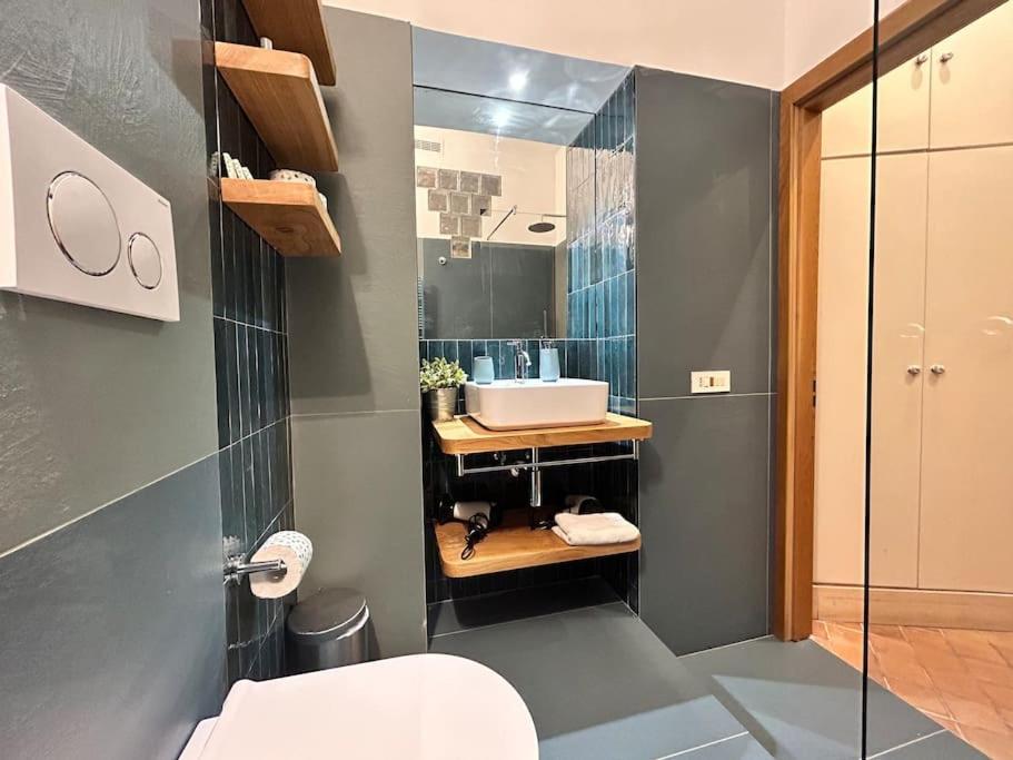 Elegant 3 bedrooms apartment Colosseum - San Giovanni