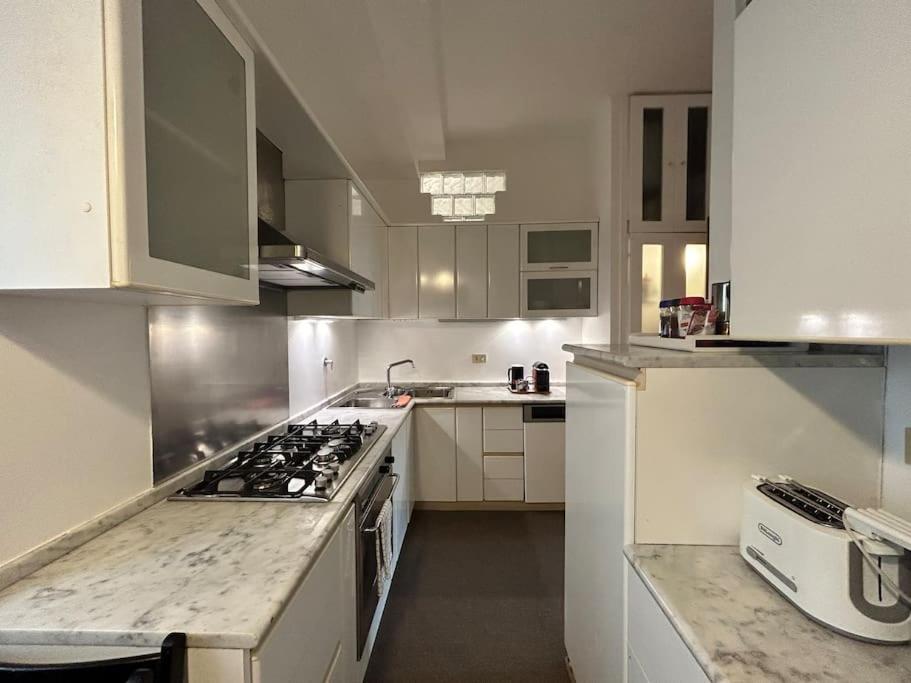 Elegant 3 bedrooms apartment Colosseum - San Giovanni