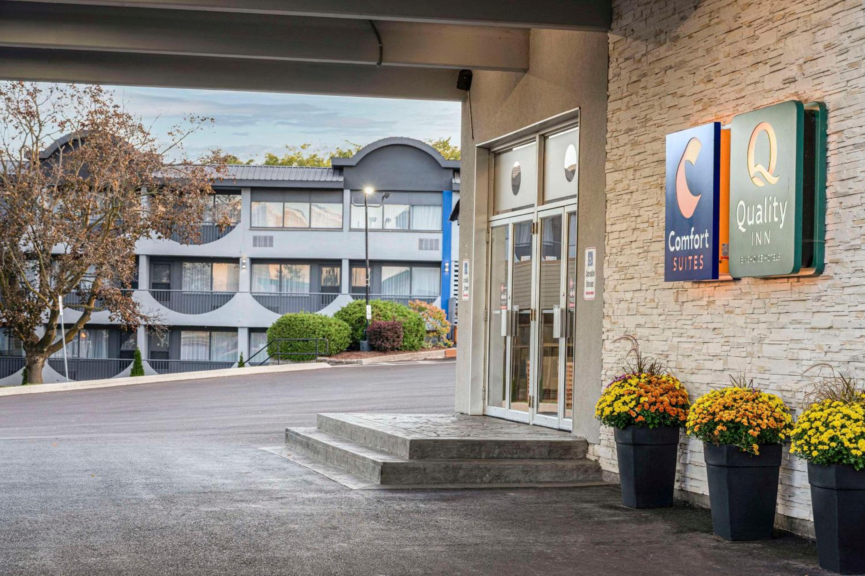 Quality Inn & Conference Centre Kingston Central - Image 1