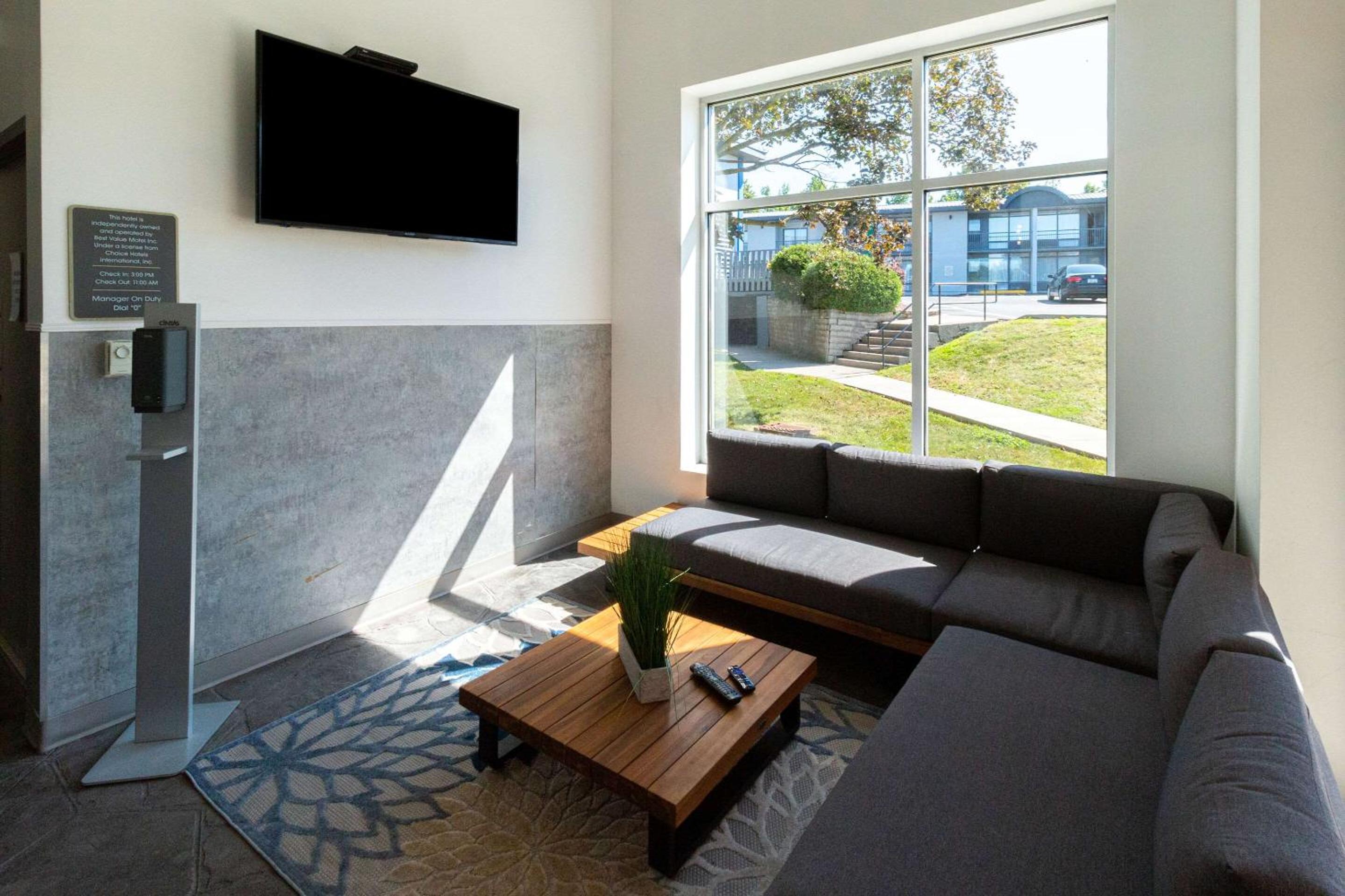Quality Inn & Conference Centre Kingston Central - Image 2