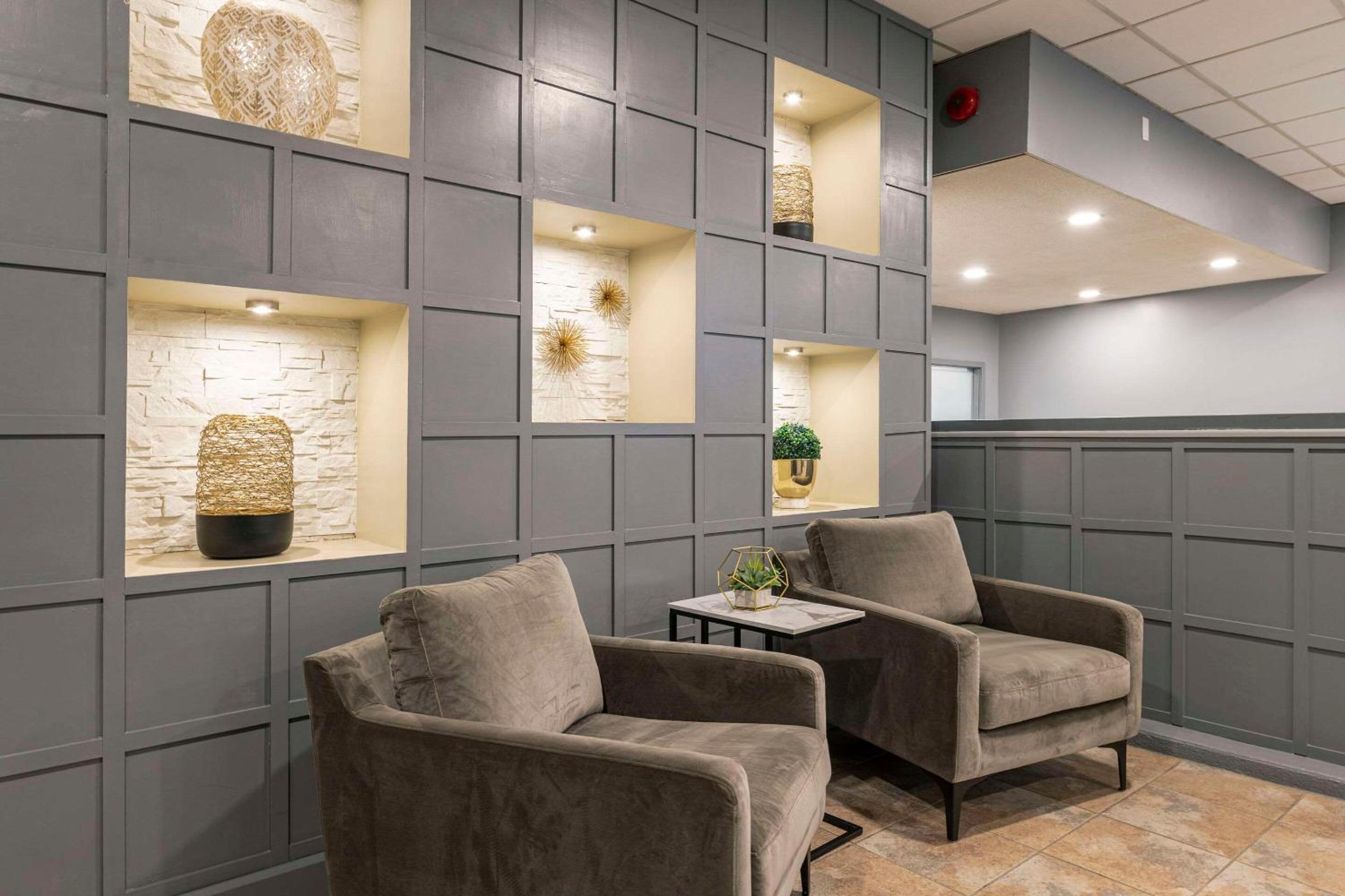 Quality Inn & Conference Centre Kingston Central - Image 3