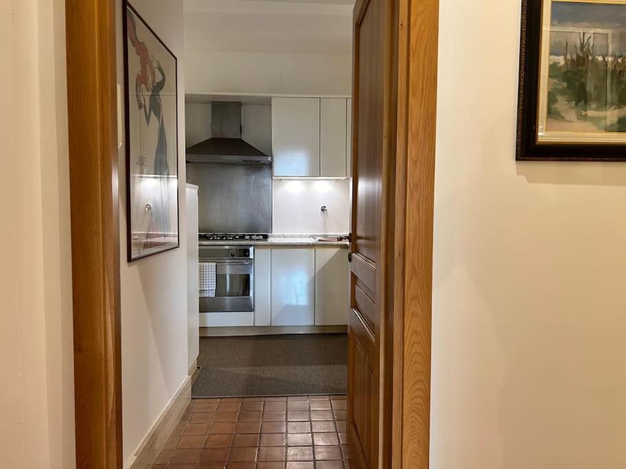 Elegant 3 bedrooms apartment Colosseum - San Giovanni