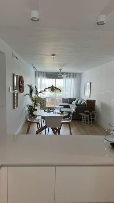Apartamento con vistas al mar en Playa Granada