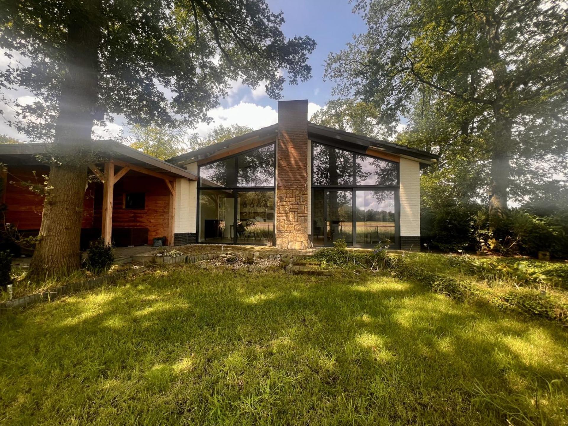 Luxe recreatiebungalows midden in bosrijke omgeving Waalre Noord-Brabant
