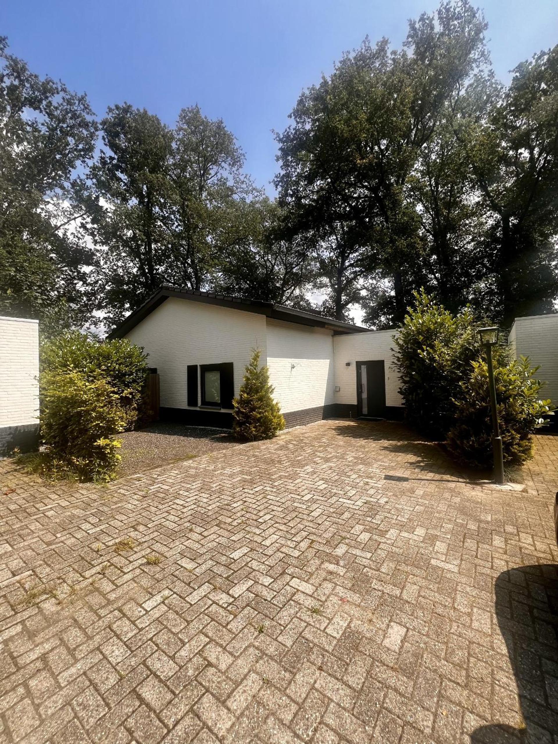 Luxe recreatiebungalows midden in bosrijke omgeving Waalre Noord-Brabant