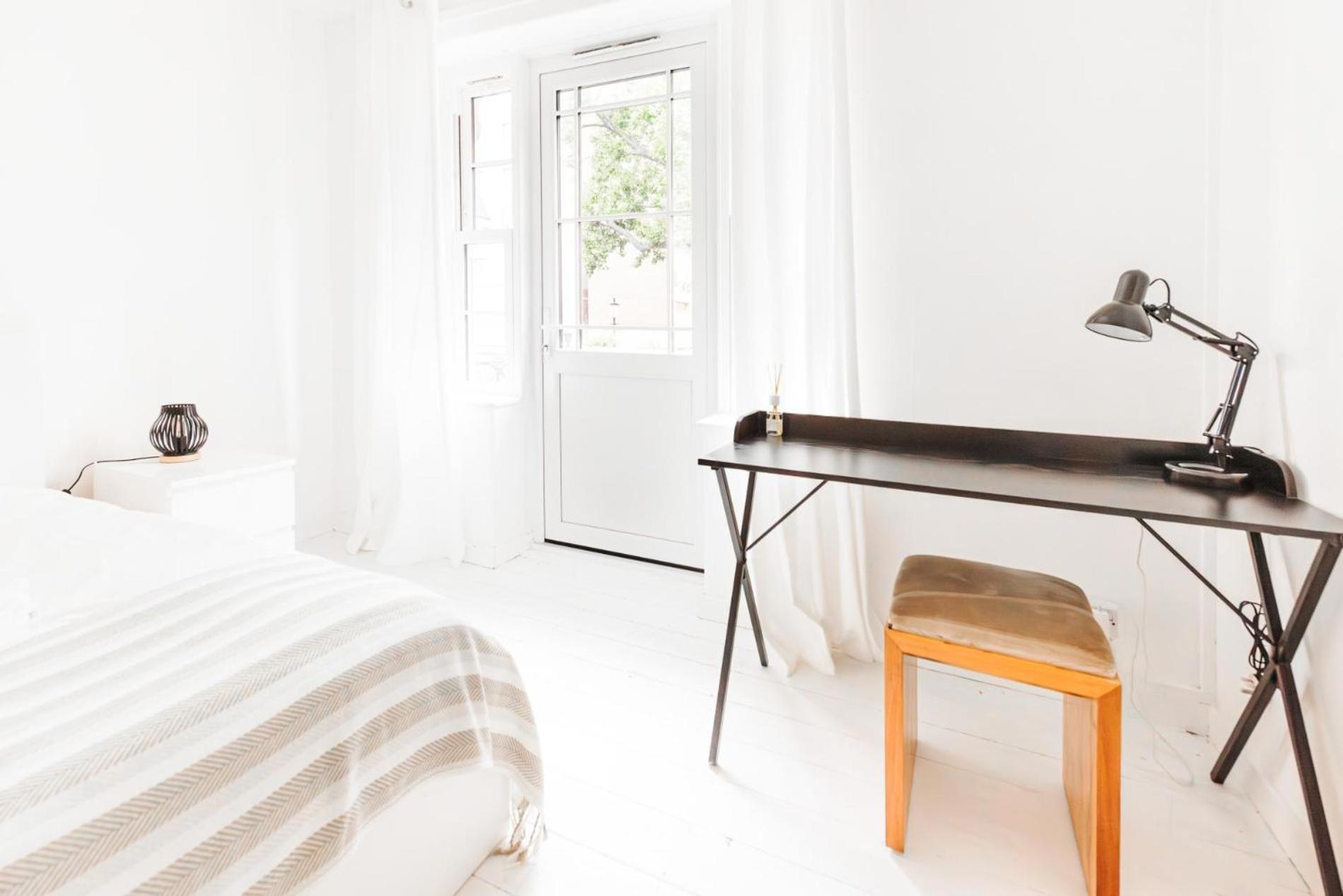 The White Leopard - Stylish 3BR in Chelsea