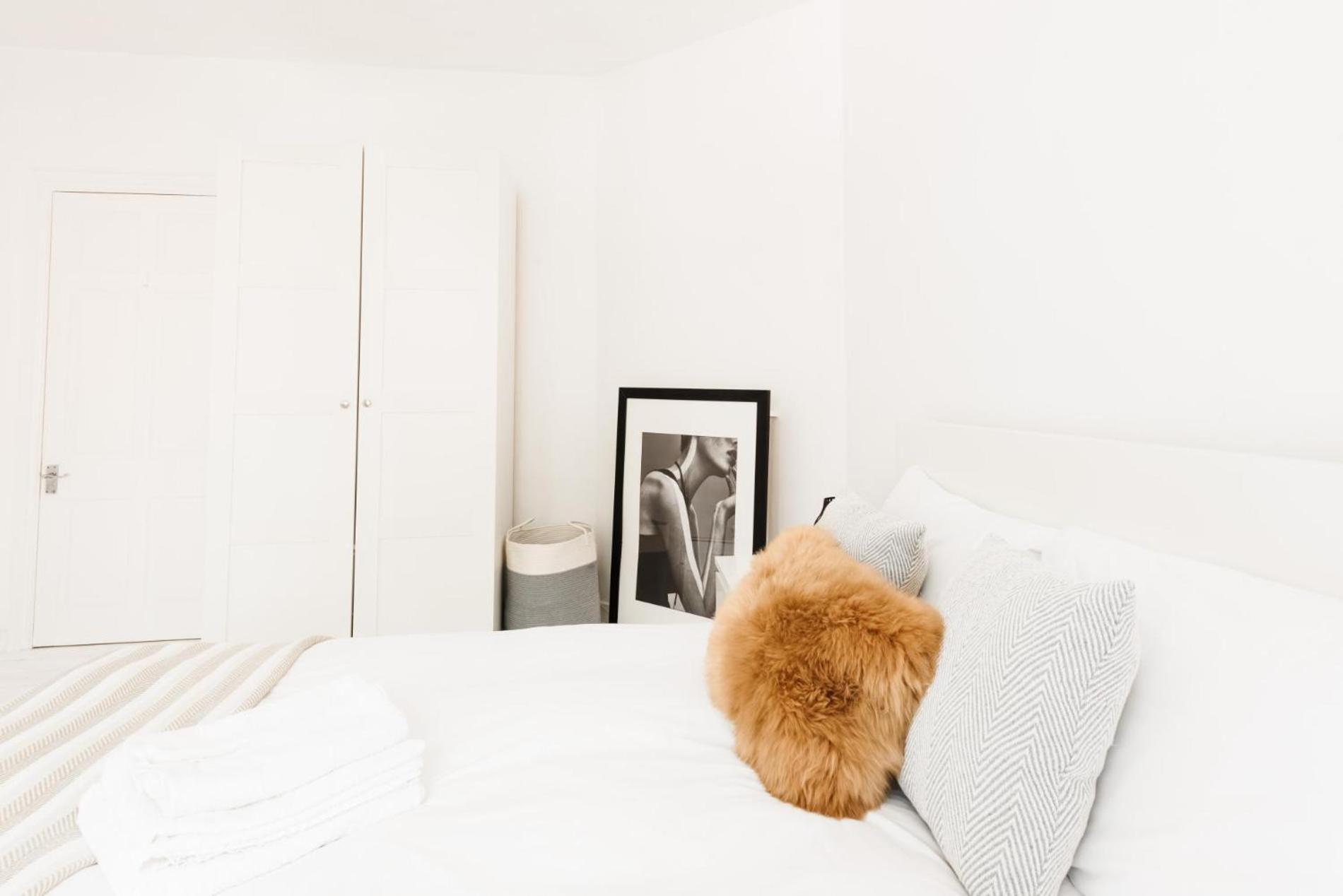 The White Leopard - Stylish 3BR in Chelsea