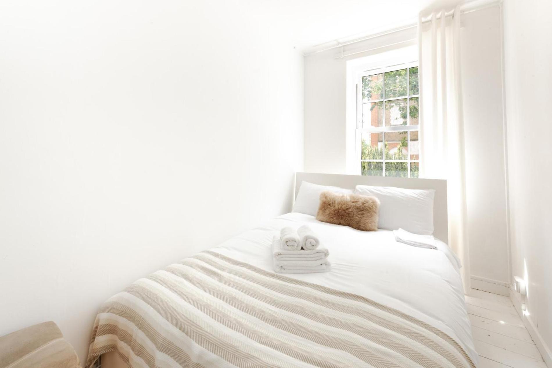 The White Leopard - Stylish 3BR in Chelsea