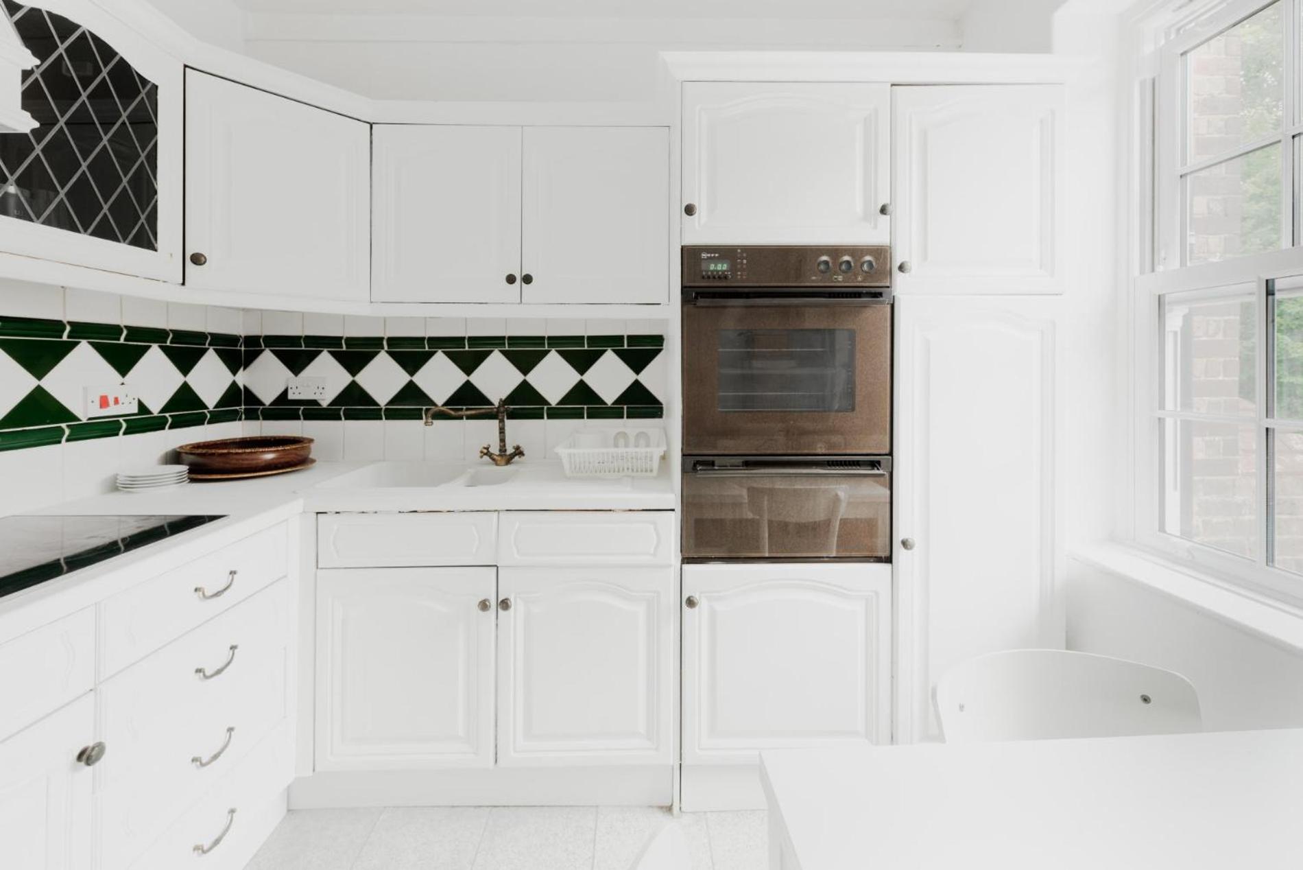 The White Leopard - Stylish 3BR in Chelsea