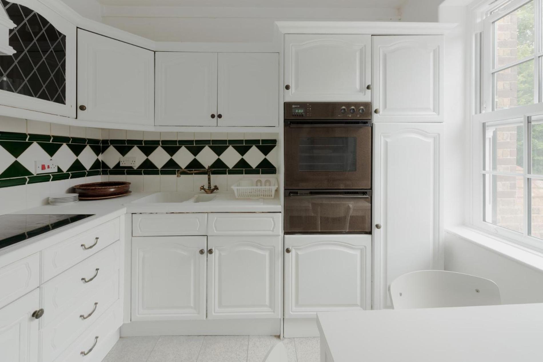 The White Leopard - Stylish 3BR in Chelsea