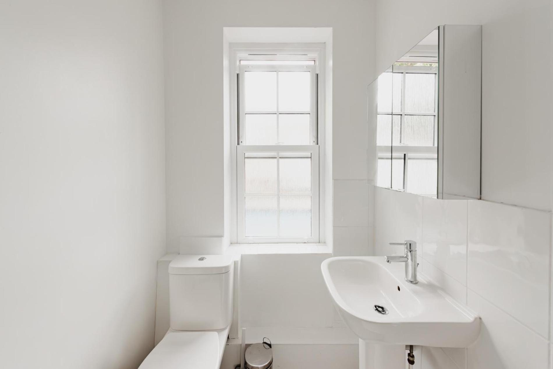 The White Leopard - Stylish 3BR in Chelsea