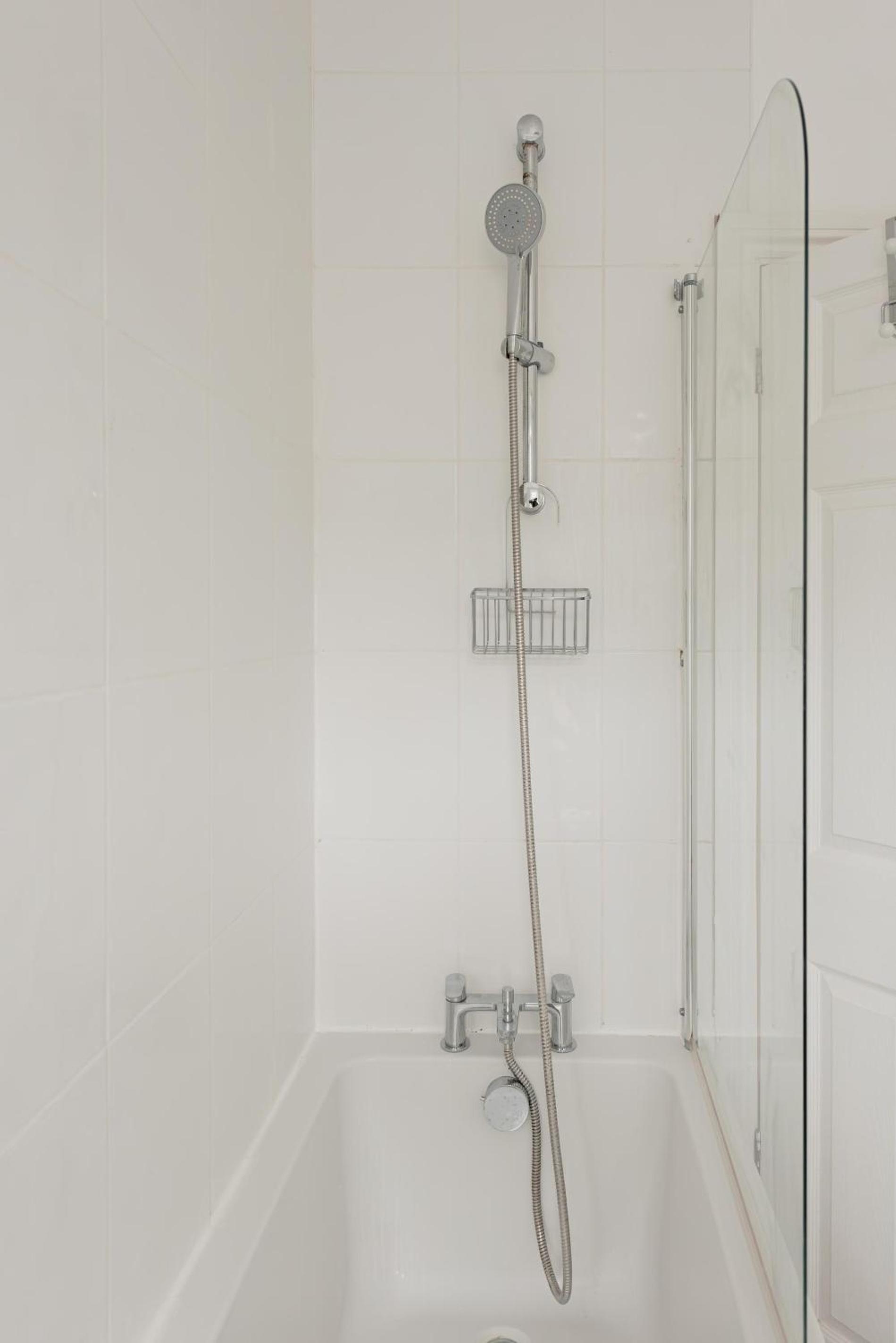 The White Leopard - Stylish 3BR in Chelsea