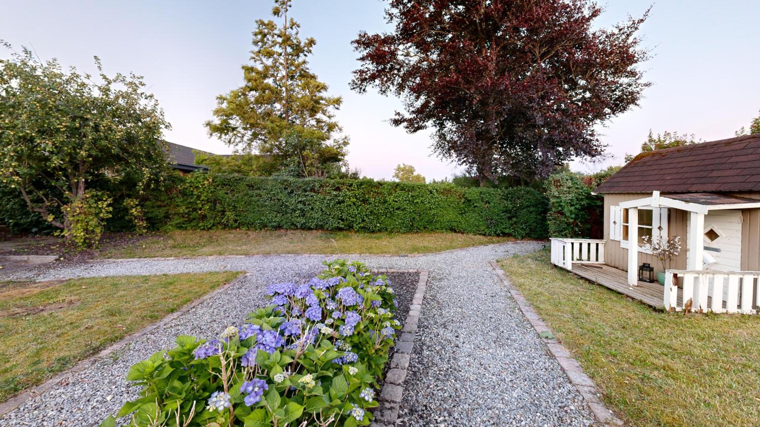 Charmerende 4BR Feriehus med Pool og Have