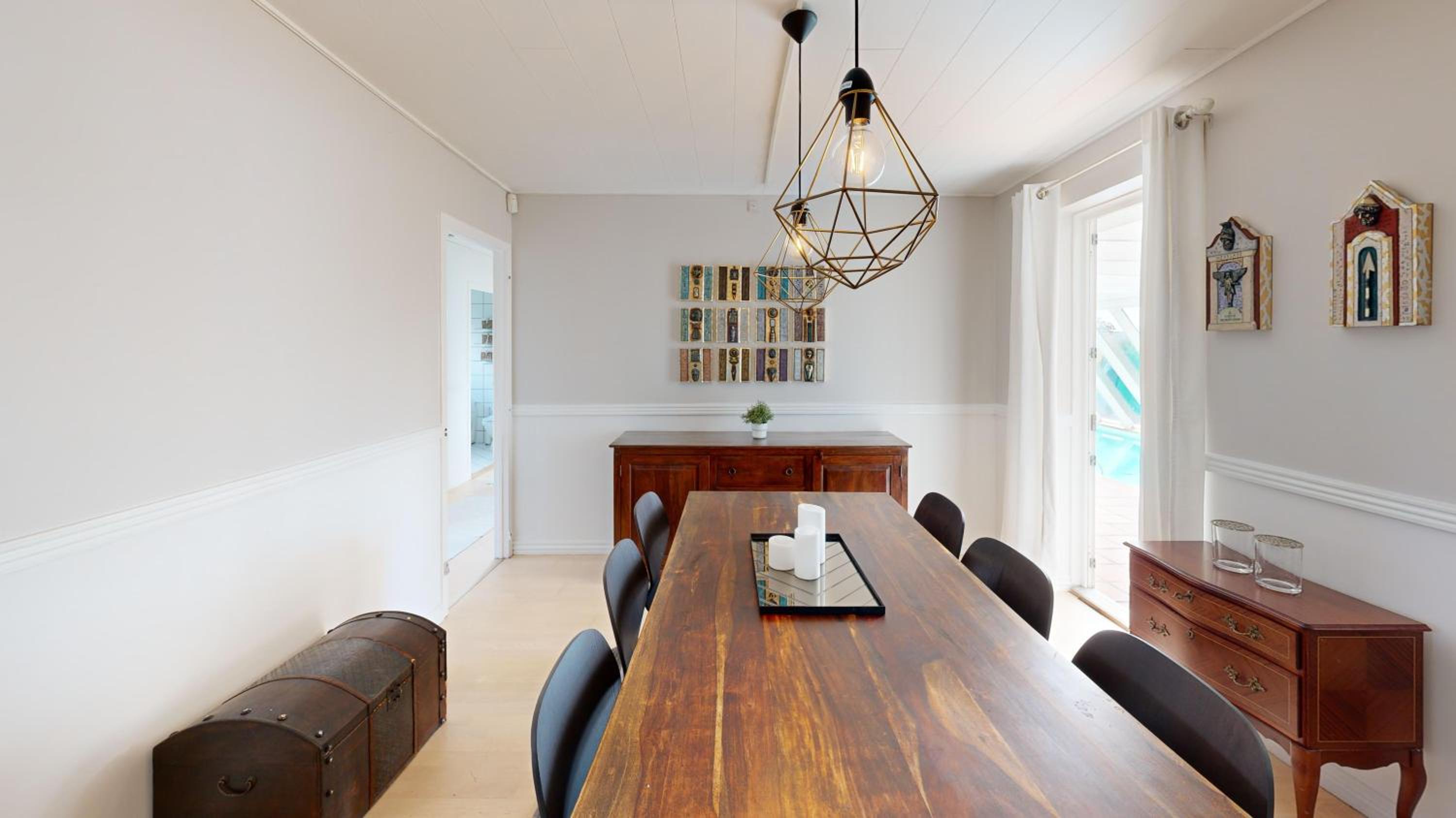 Charmerende 4BR Feriehus med Pool og Have