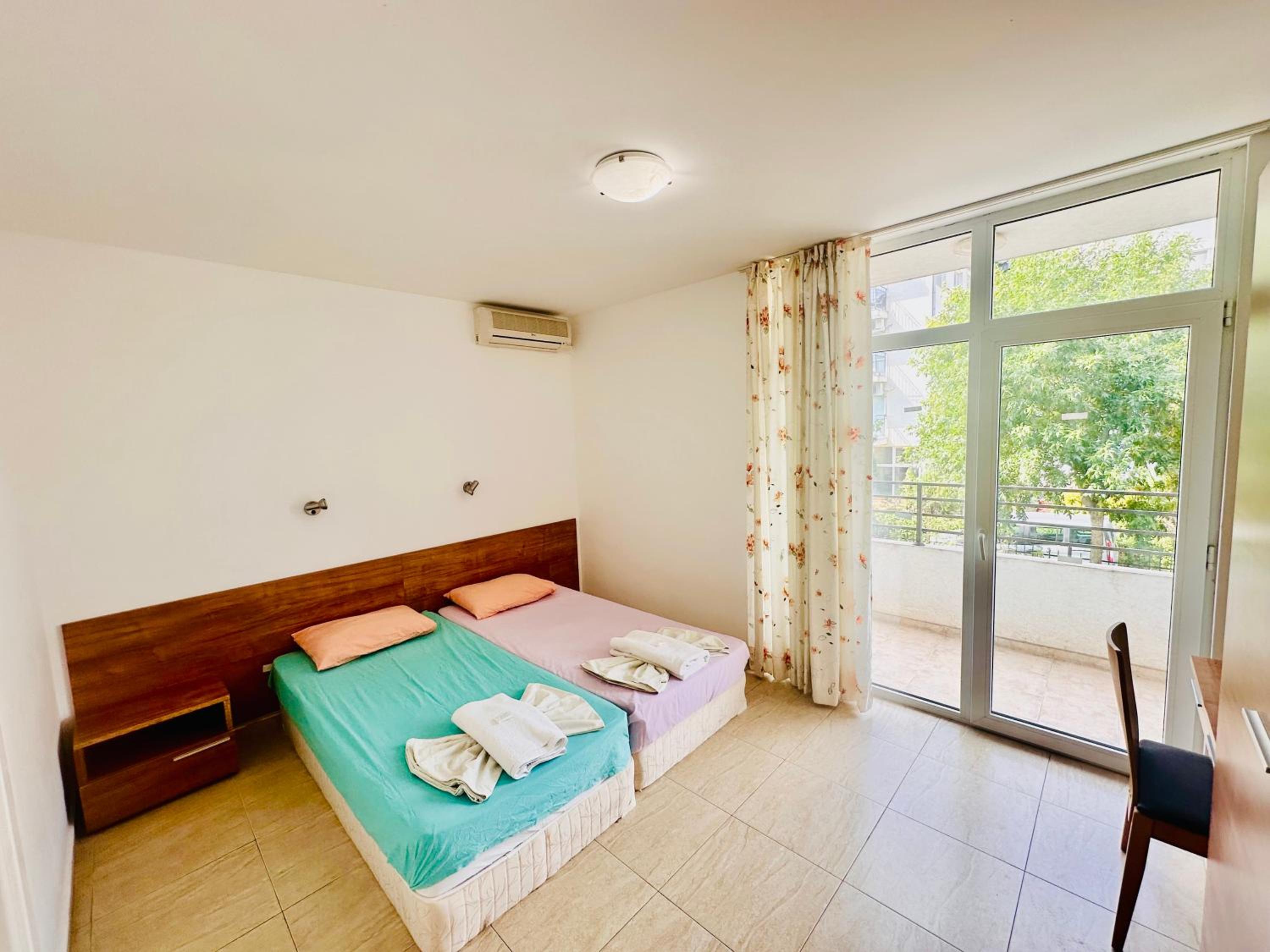 Charming 2-bed flat with pool view in Sunny Beach, Bulgaria