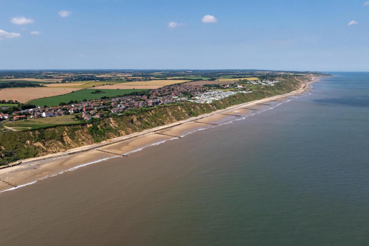Seaview at No.5 Mundesley view 3