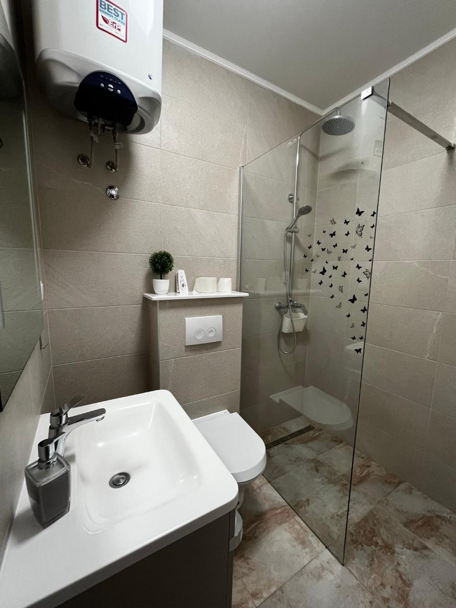 Photo 16