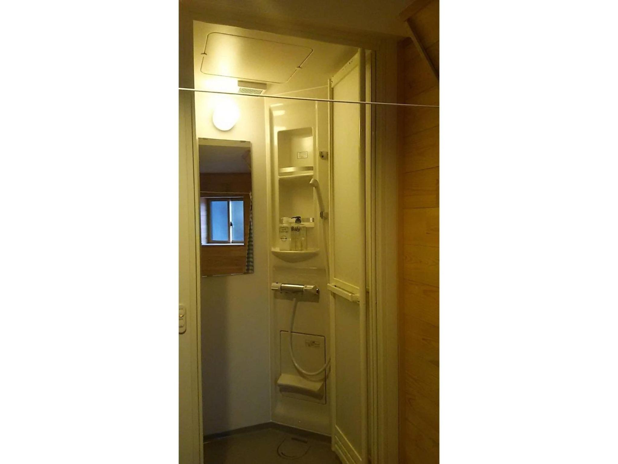 Photo 9