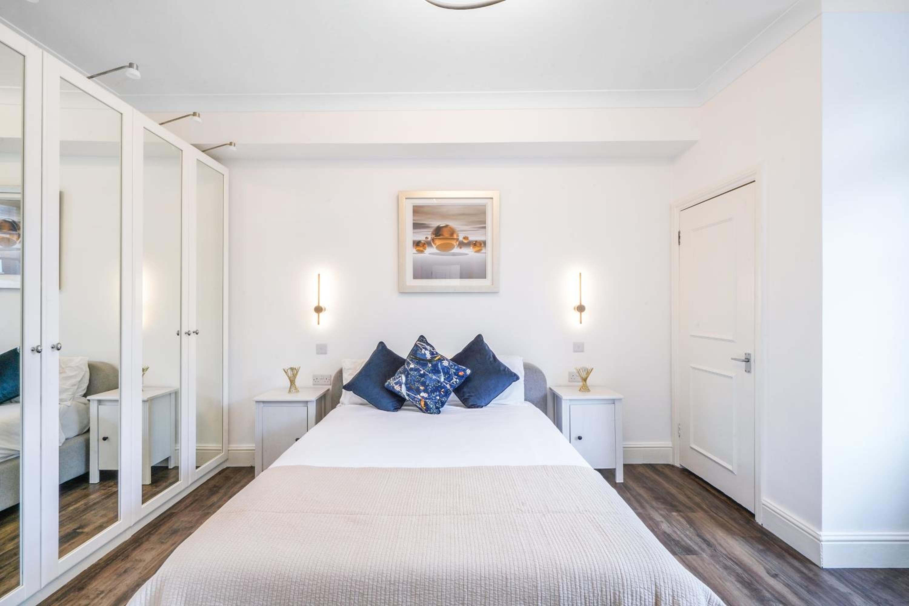 Park Lane Apartment