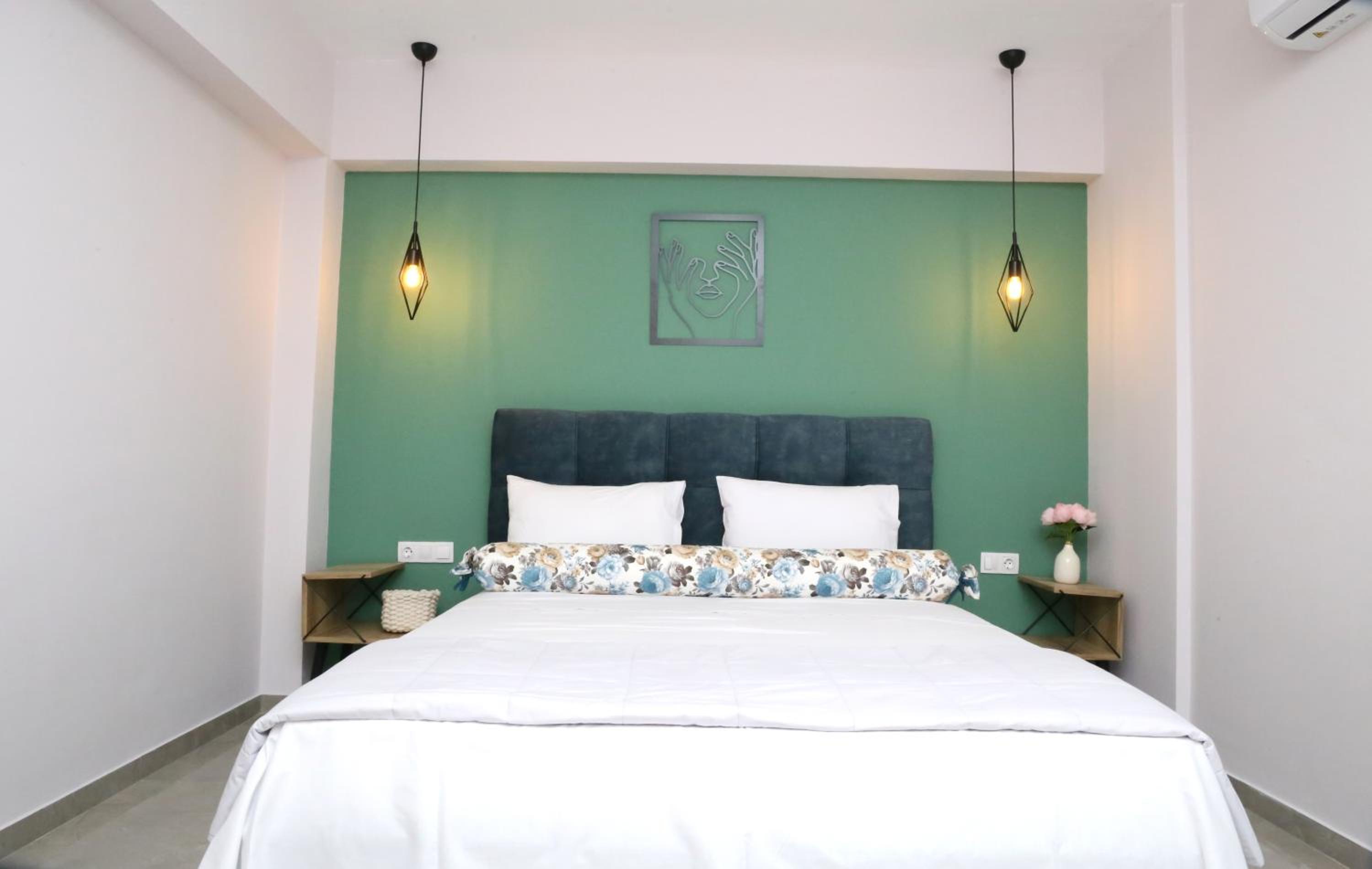 Alexandra Comfort Apartments photo 2