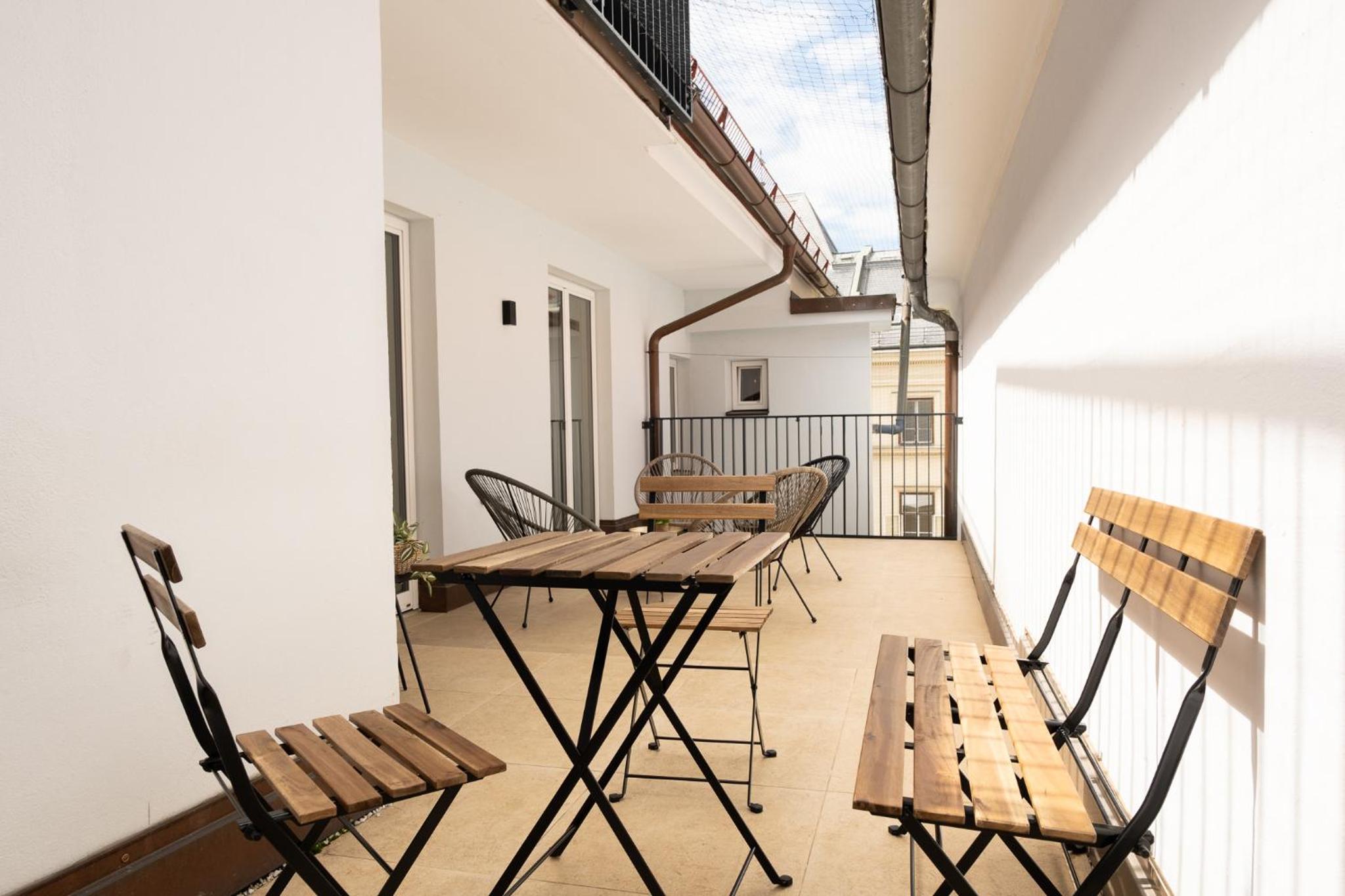 Luxury Stay in City Center with terrace