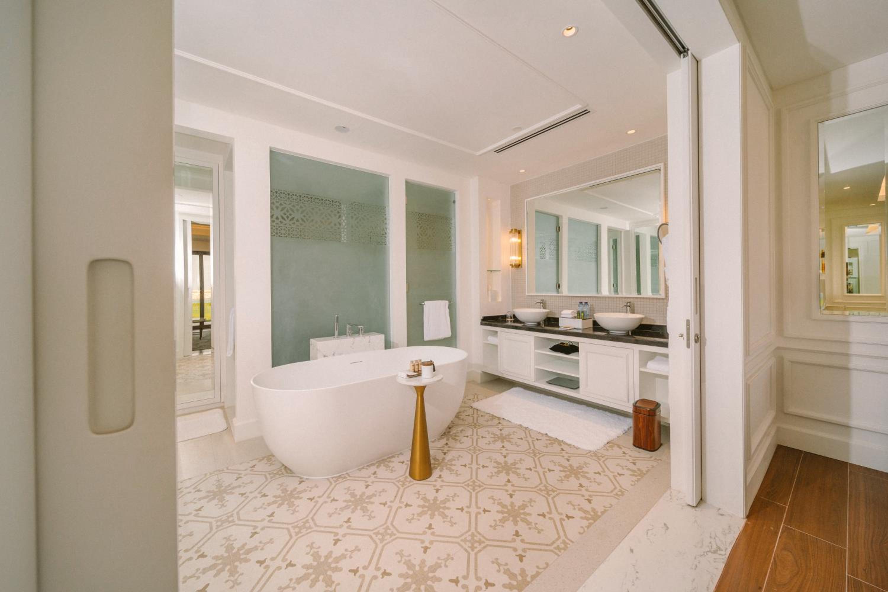 Royal Saray Resort