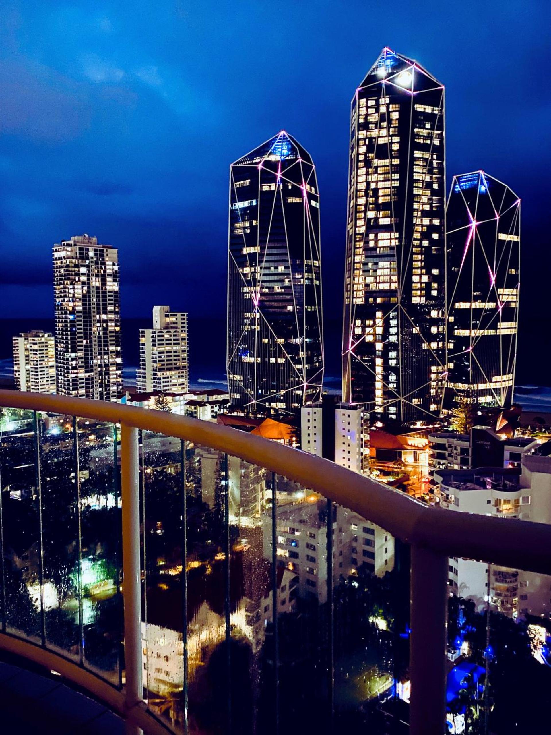Hotel Room Ocean View Surfers Paradise