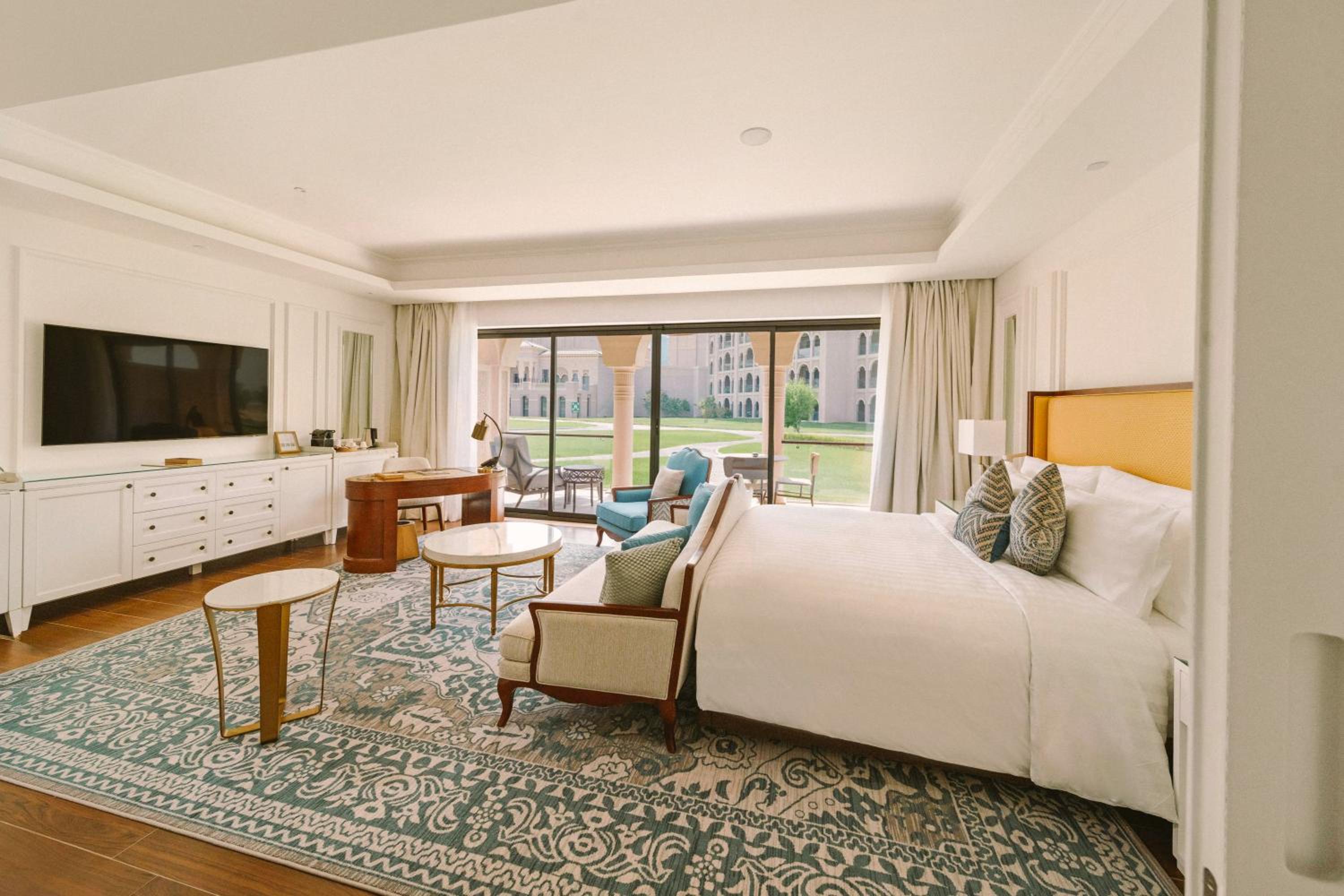 Royal Saray Resort