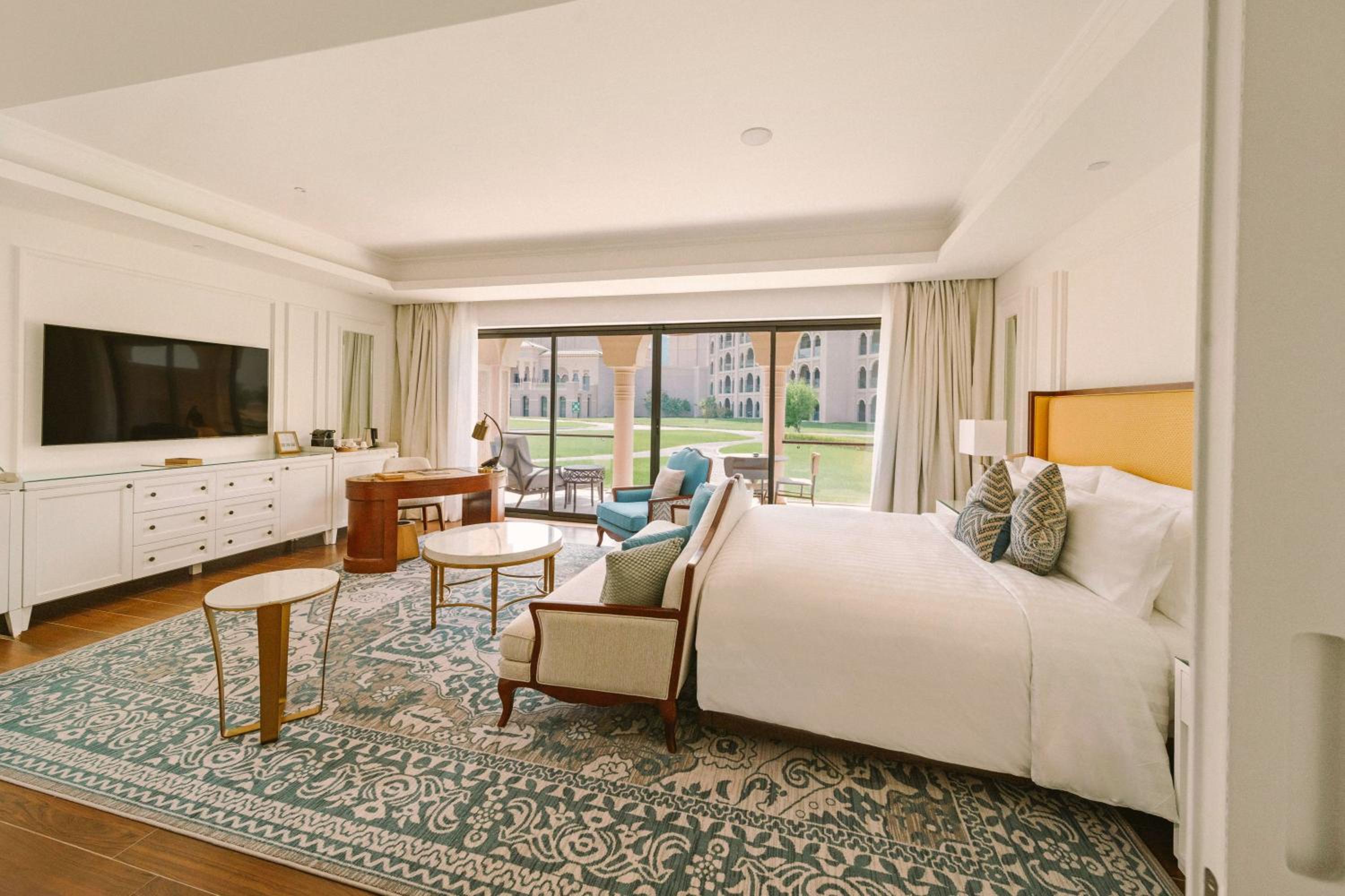 Royal Saray Resort