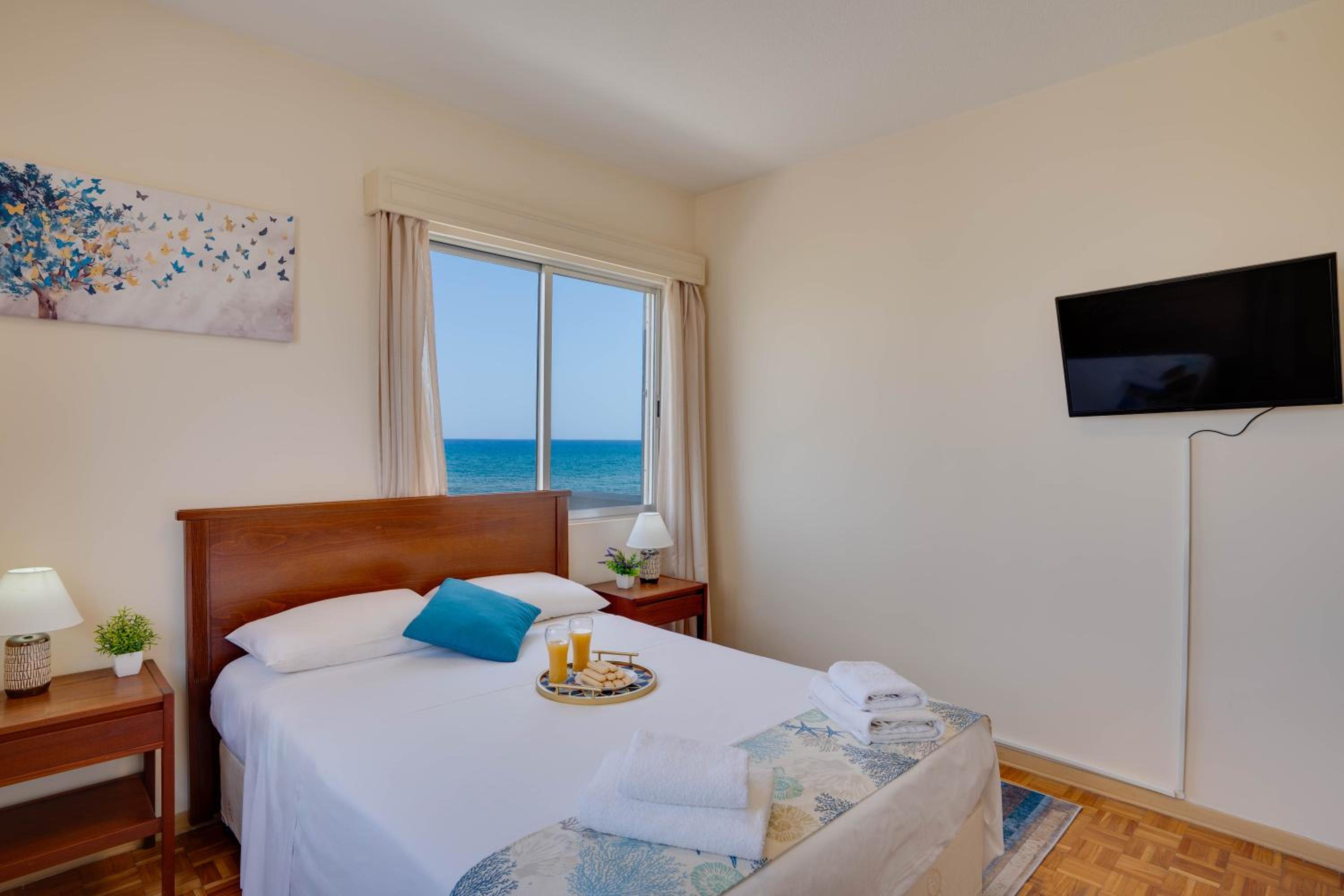 Makenzy Sandy Beachfront Paradise