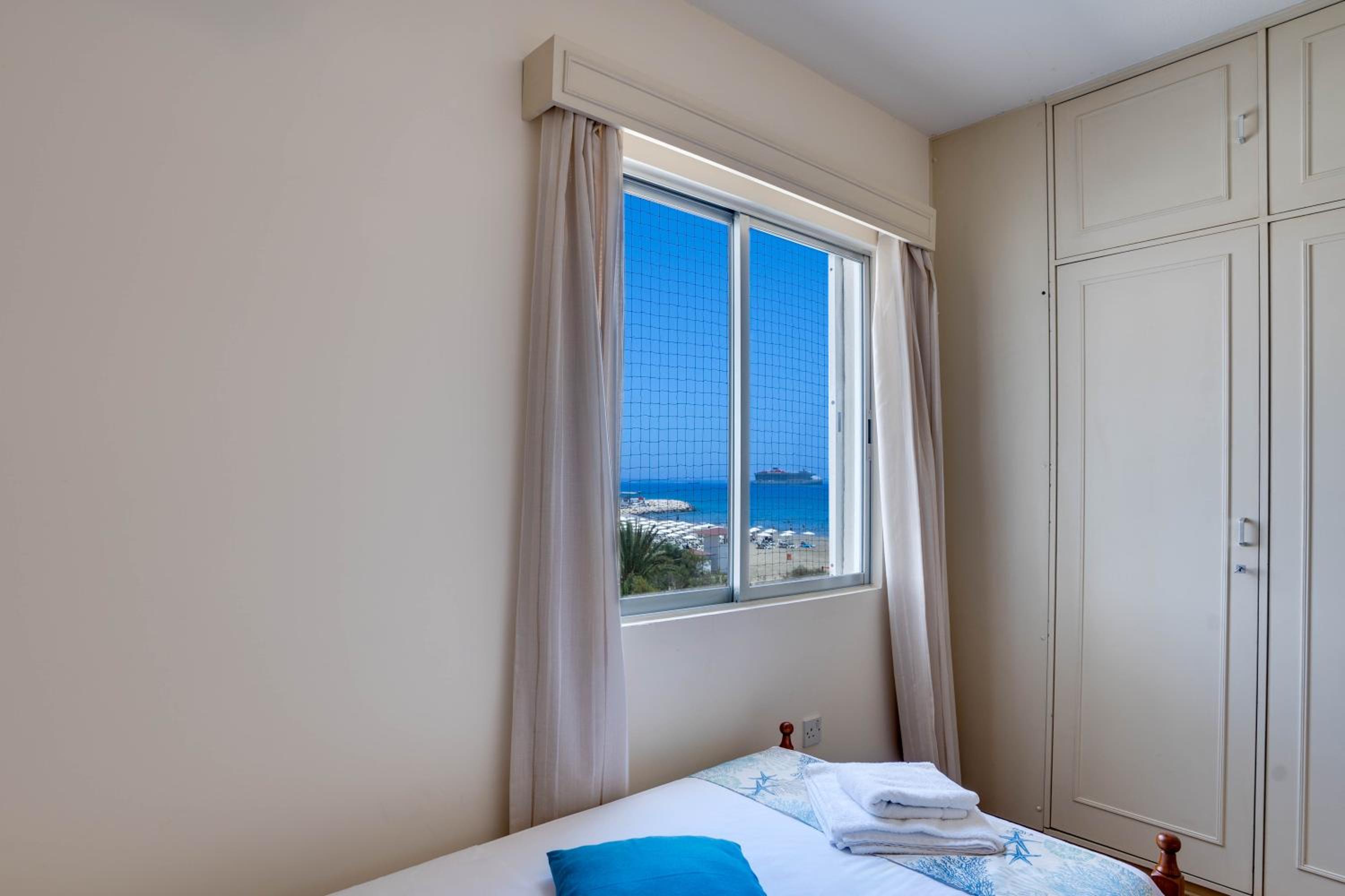Makenzy Sandy Beachfront Paradise