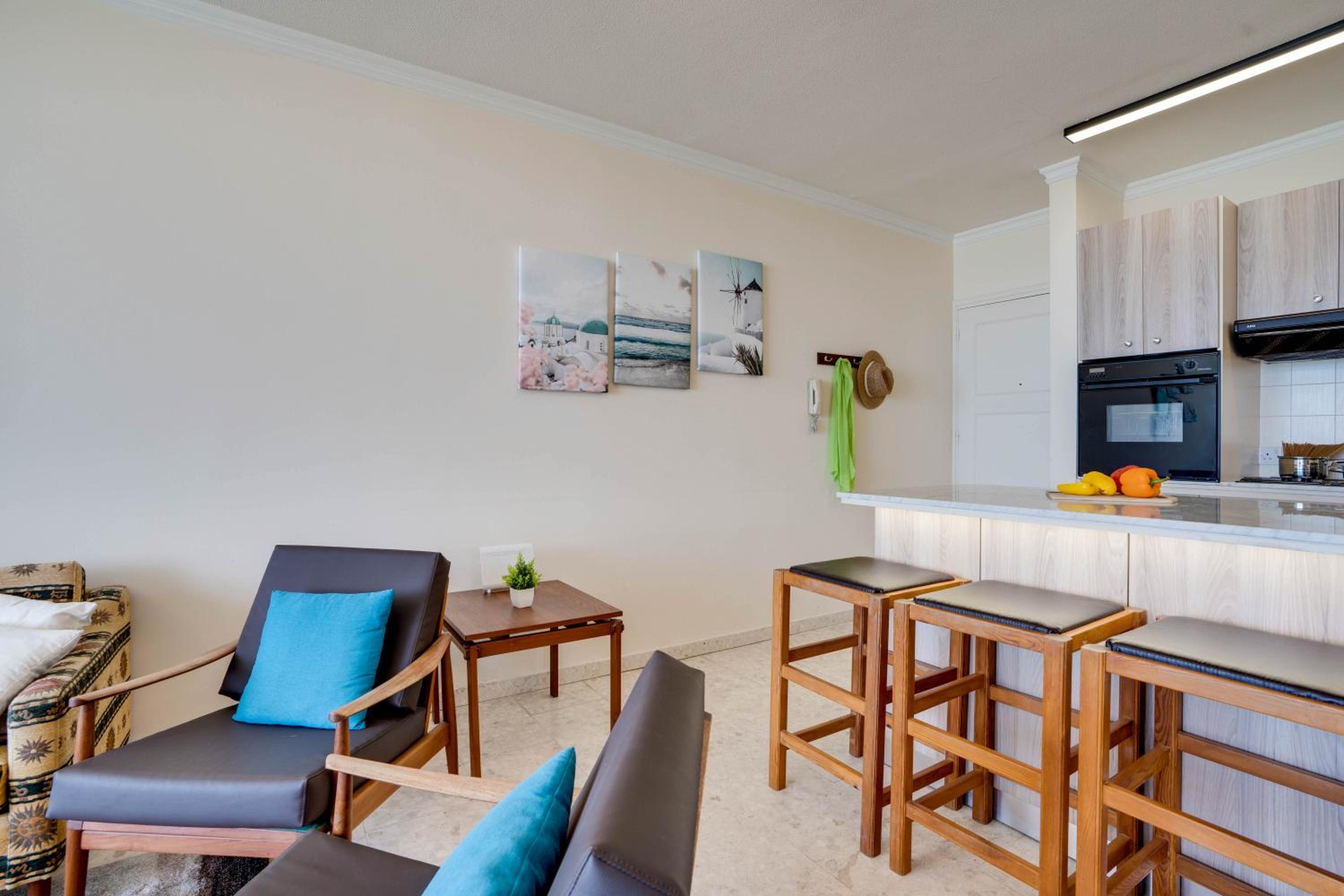 Makenzy Sandy Beachfront Paradise