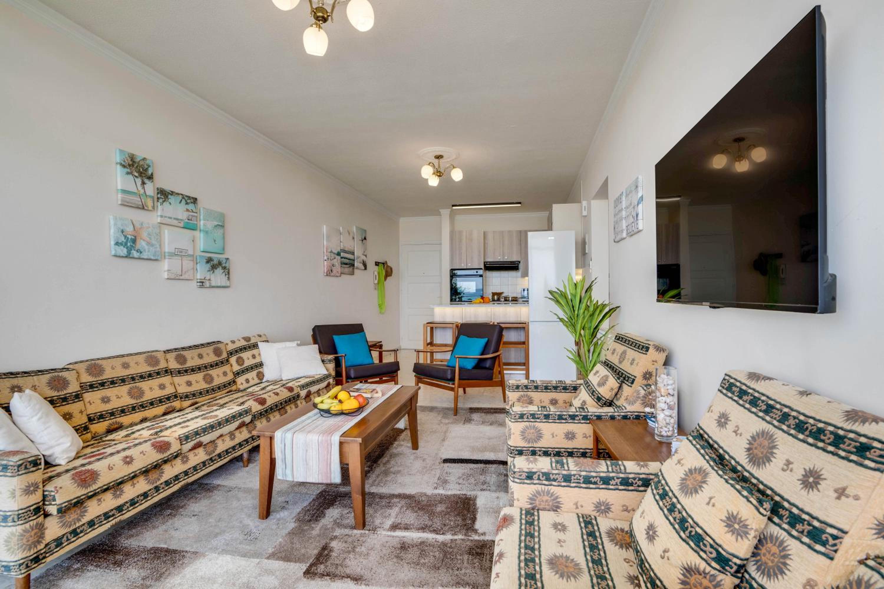 Makenzy Sandy Beachfront Paradise