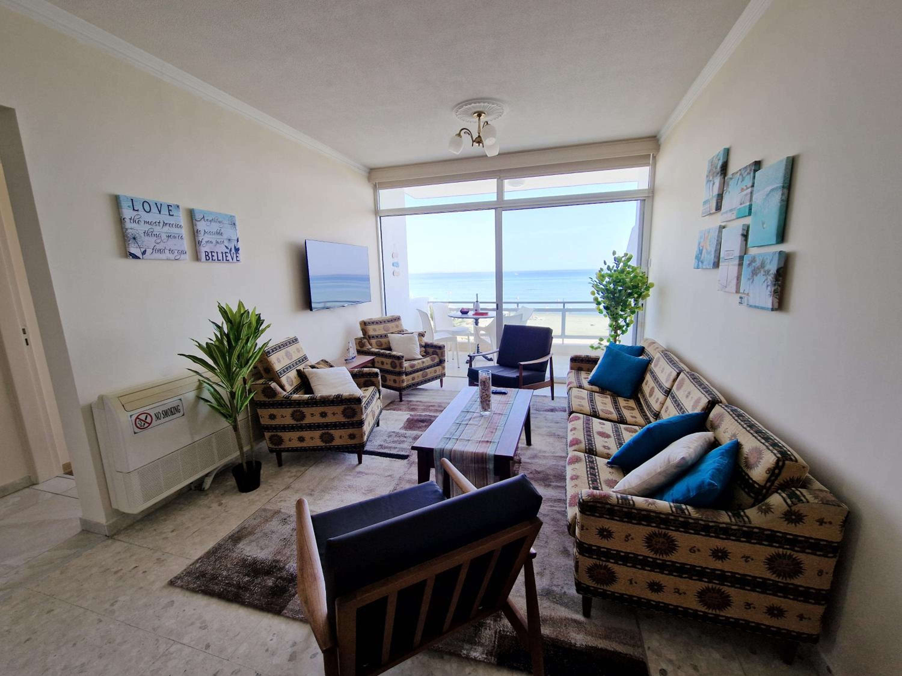 Makenzy Sandy Beachfront Paradise